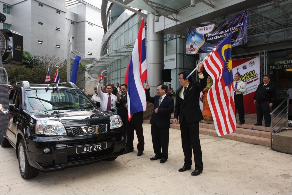 Belia Malaysia bantu mangsa banjir Thailand