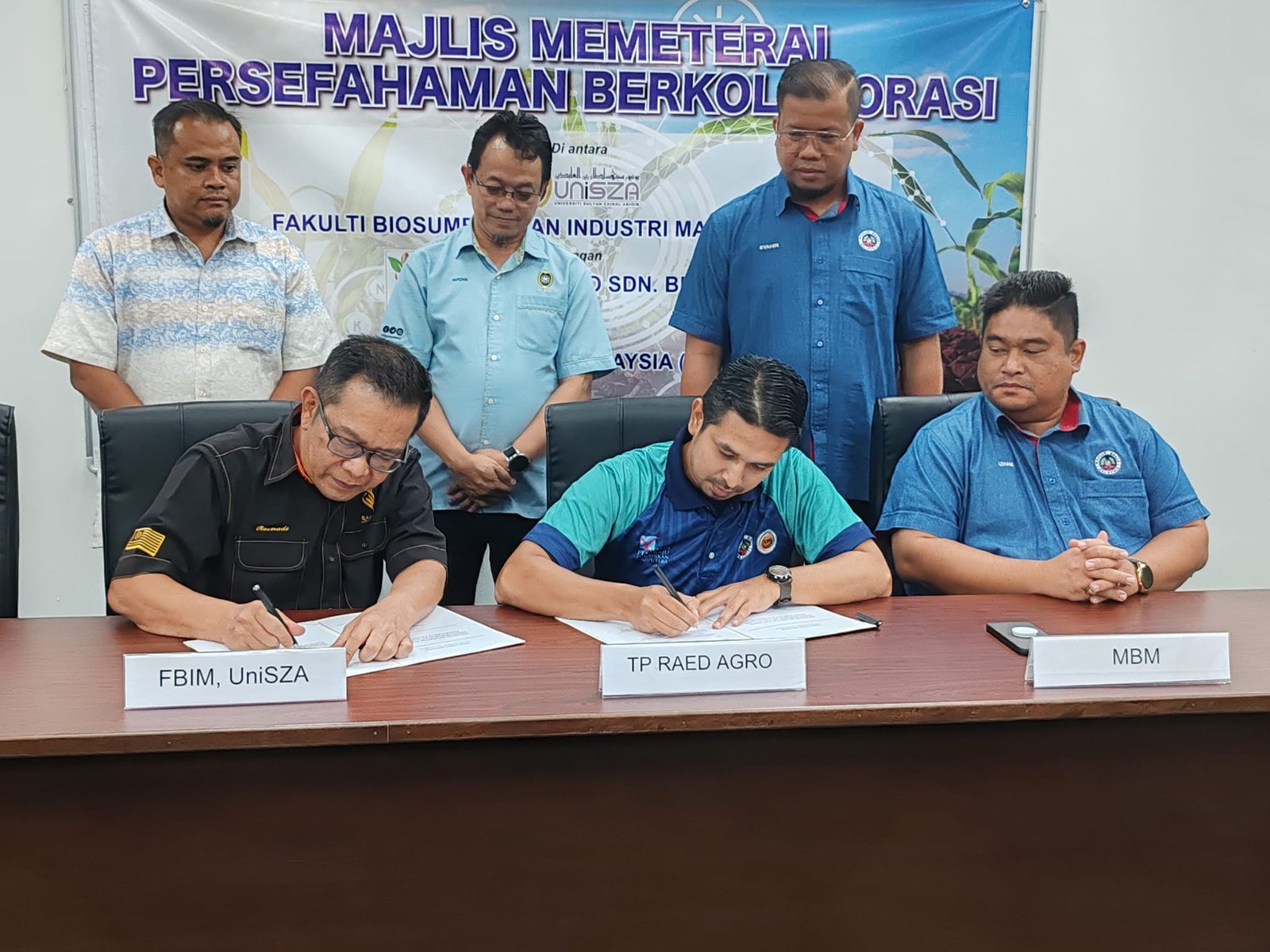 MBM materai persefahaman bersama TP Raed Agro Sdn Bhd dengan Fakulti Biosumber dan Industri Makanan, UNISZA