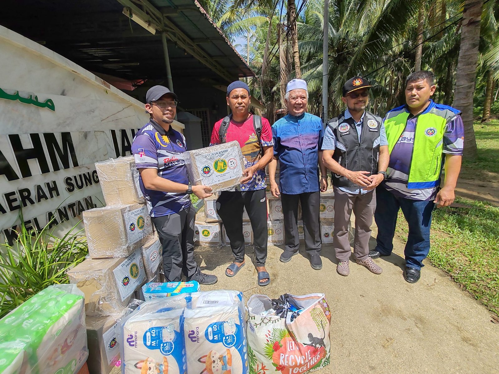 MBM gerakan Misi Bantuan Mangsa Pantai Timur