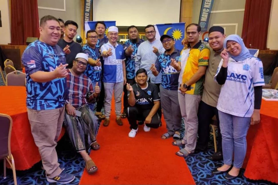 Presiden MBM bersahur bersama perwakilan MAT ke-62 MAYC Kebangsaan