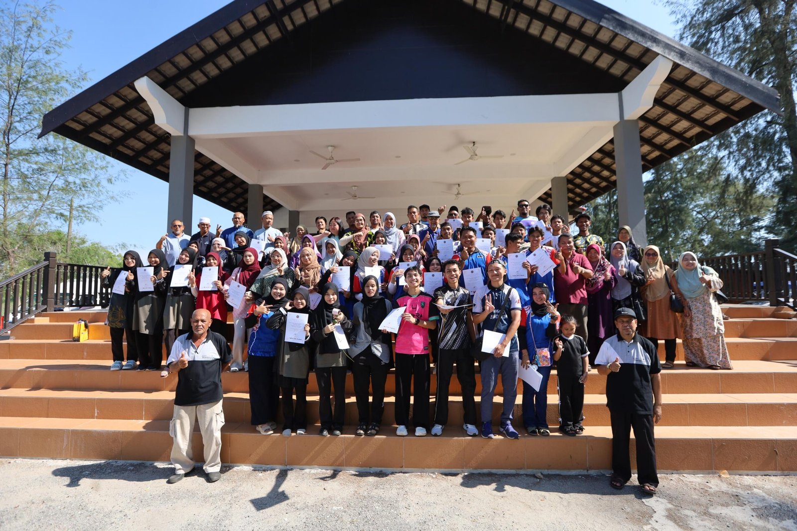 40 Belia Hayati Kehidupan Komuniti Nelayan Melalui Program Bakti Belia Madani
